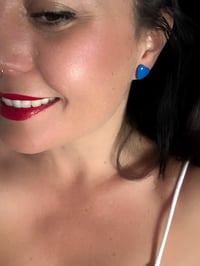 Image 2 of Pendientes Botón