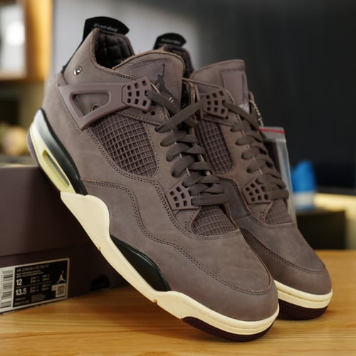 Image of Jordan 4 Retro SP A Ma Maniére Violet Ore