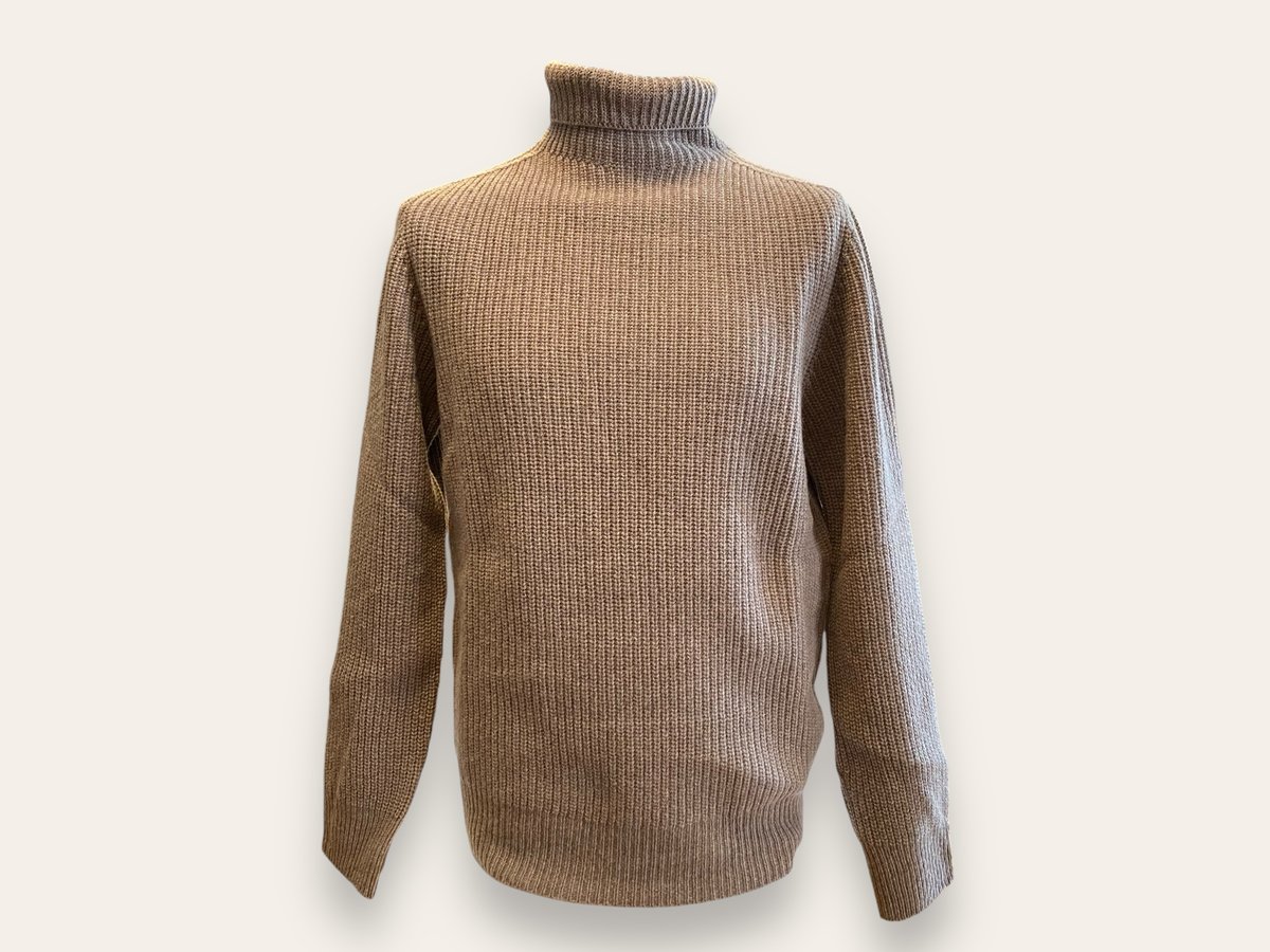 Image of Turtleneck sweater tobacco by F.aR.