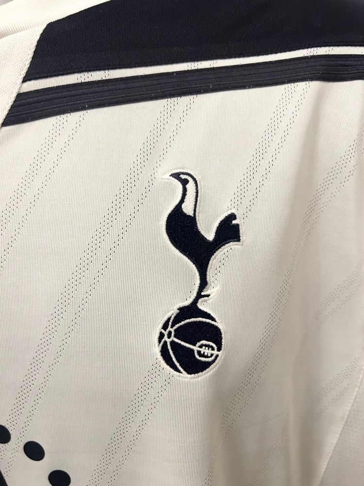 Image of Tottenham Hotspur “MODRIĆ 14” 2010/11 Home Shirt + patches (L)