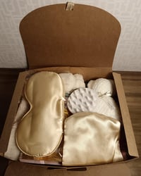 Image 3 of Golden Glow Gift Set 