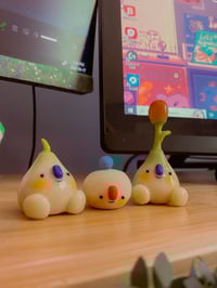 Image 3 of Sprout Desk Sprite