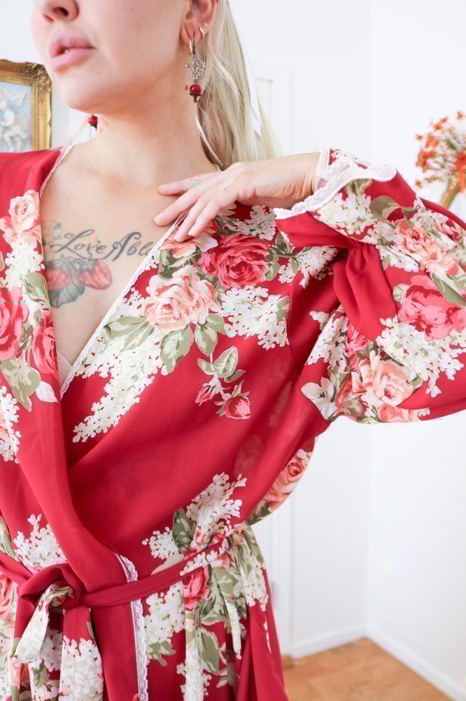 Image of Oscar De La Renta Pink Label Romantic Rose Robe (Large)