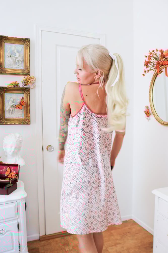 Image of Y2K Charteuse Pink and Black Bow Print Nightgown (Large)