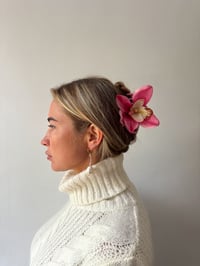 Image 2 of single pink cymbidium orchid claw clip.