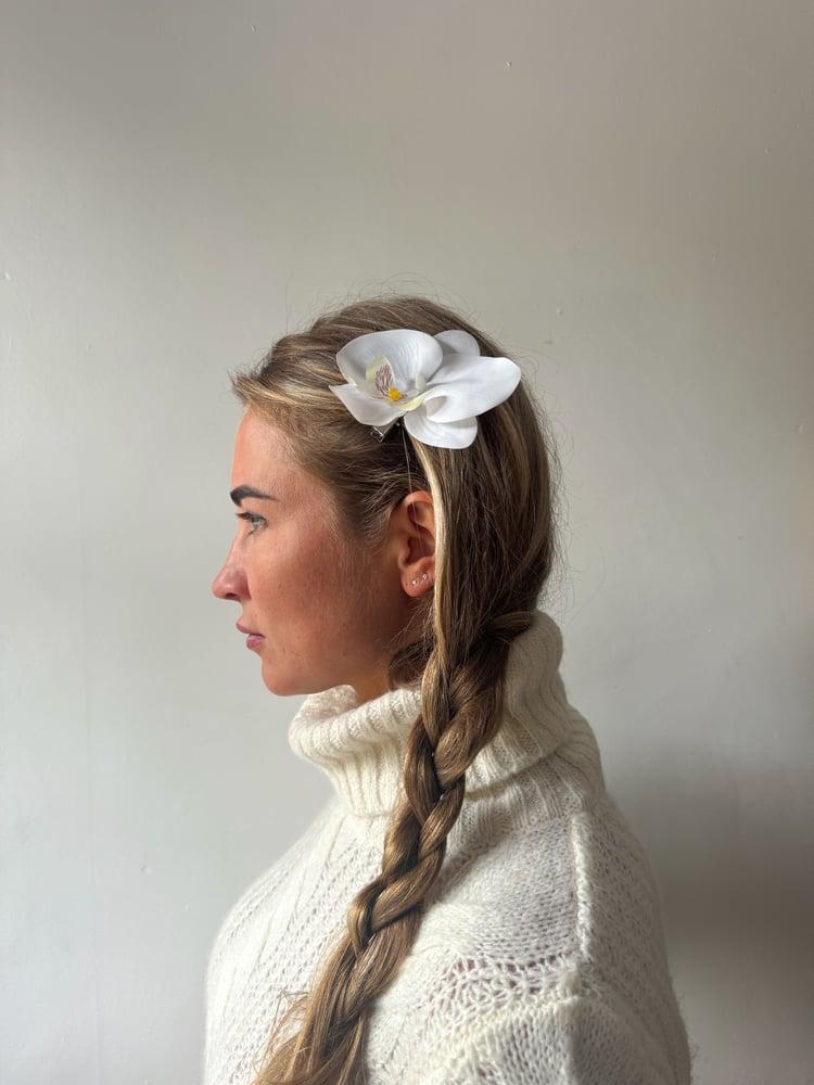 Image of white orchid hair clip