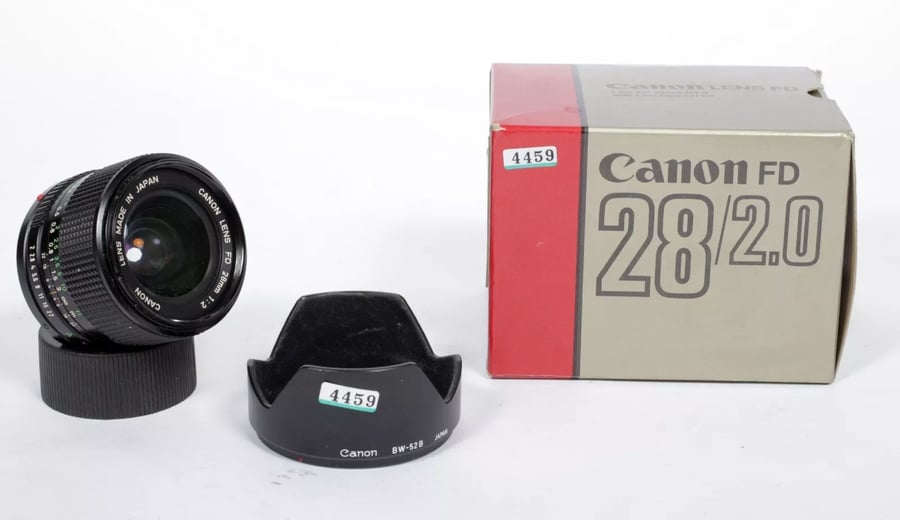 Image of Canon FDn FD 28mm F2.0 lens IN BOX with BW-52B shade #4459