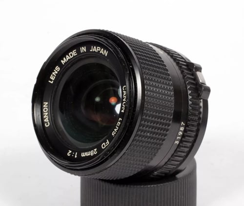 Image of Canon FDn FD 28mm F2.0 lens IN BOX with BW-52B shade #4459