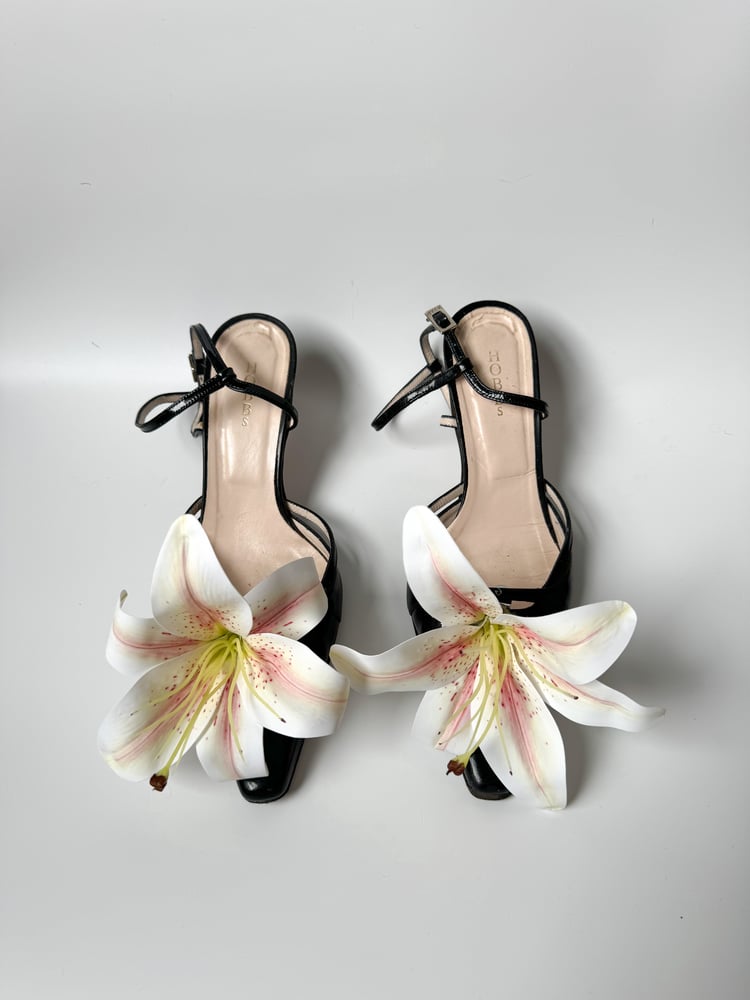 Image of madonna lily shoe clips