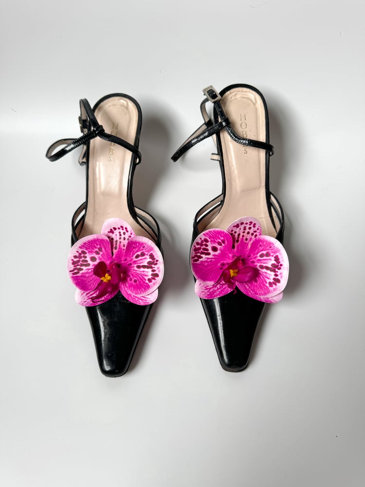 Image of spotted orchid shoe clips