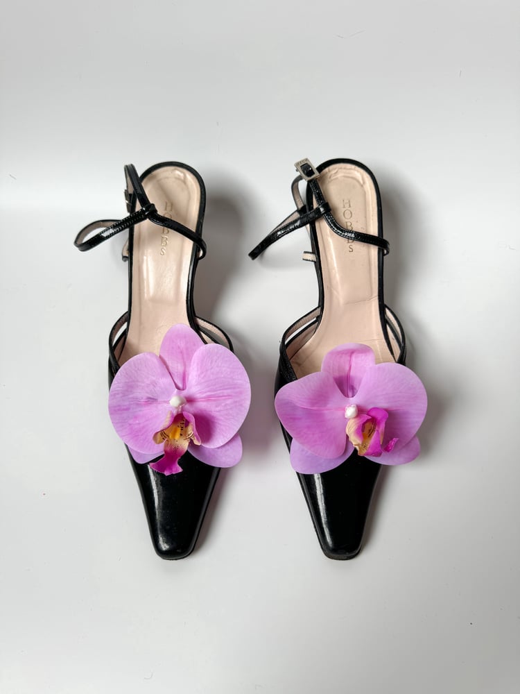 Image of pink orchid shoe clips