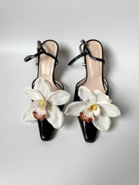 Image 1 of white cymbidium orchid shoe clips