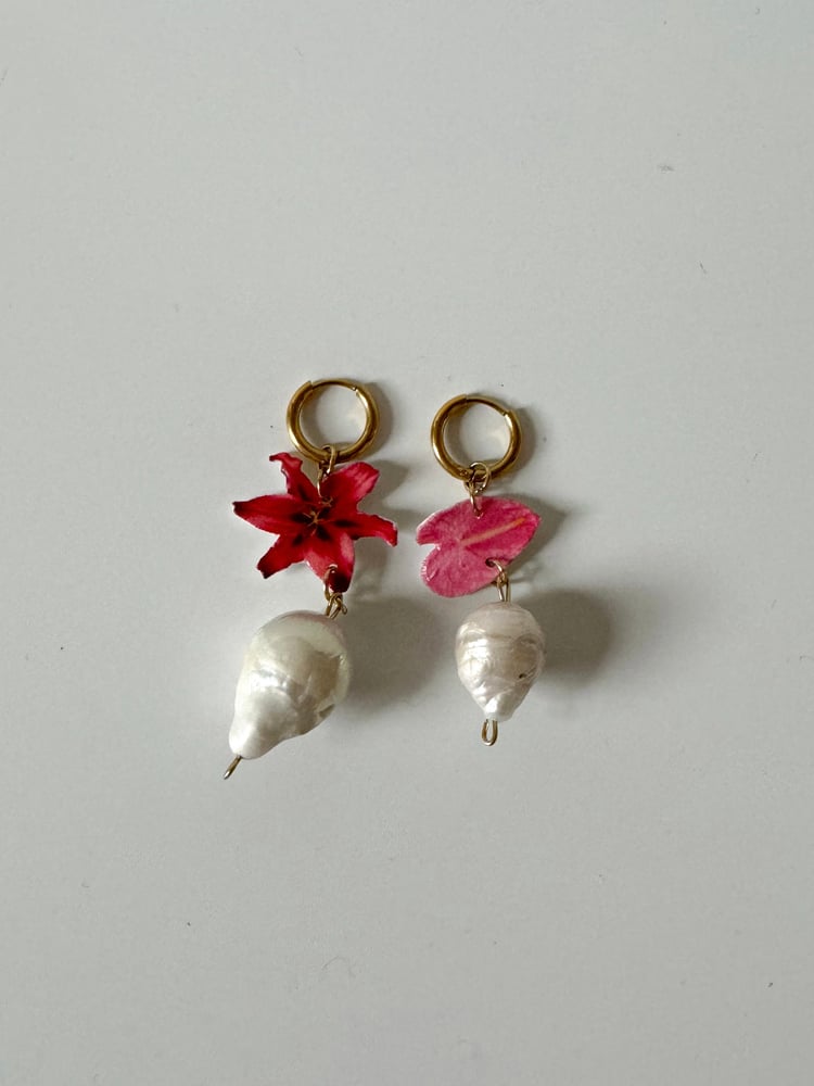 Image of flamingo lily earrings