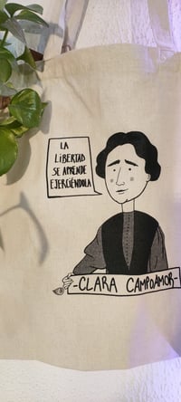 Image 2 of Tote bag Clara Campoamor