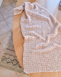 Image 1 of Châle Carmin PDF