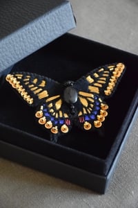 Image 4 of "Le Machaon" - Brooch