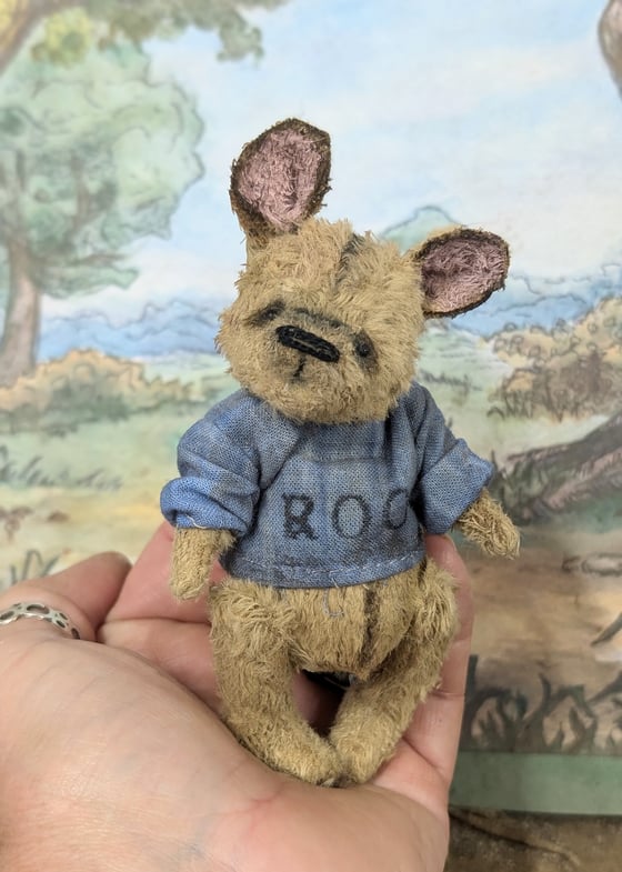 Image of "ROO" - a Teenie-Weenie 4" classic style baby Kanga-ROO by. Whendis Bears..