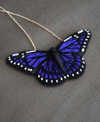 Image 1 of "Le Monarque" - necklace (blue)