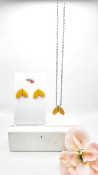 Neckalece´s Set | Conjunto de Collar Mostaza leaf