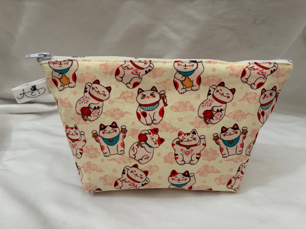 Image of Lucky Cat Zipper Pouch
