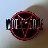 Mötley Crüe pin