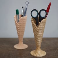 🖊️ Add a Splash of Fun to Your Desk with Our 3D-Printed Desk Organizer! 🍦