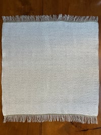 Image 4 of Handwoven linen tea towel with fringe in m’s and o’s