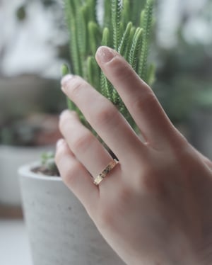 Image of 18ct yellow gold 3mm flat court 'fir engraved' ring