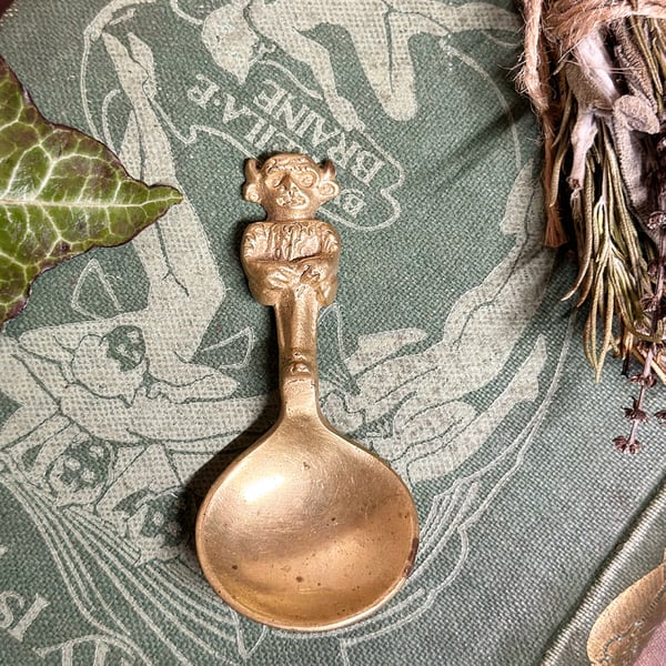 Image of Solid Brass Vintage imp Lincon Tea caddy spoon