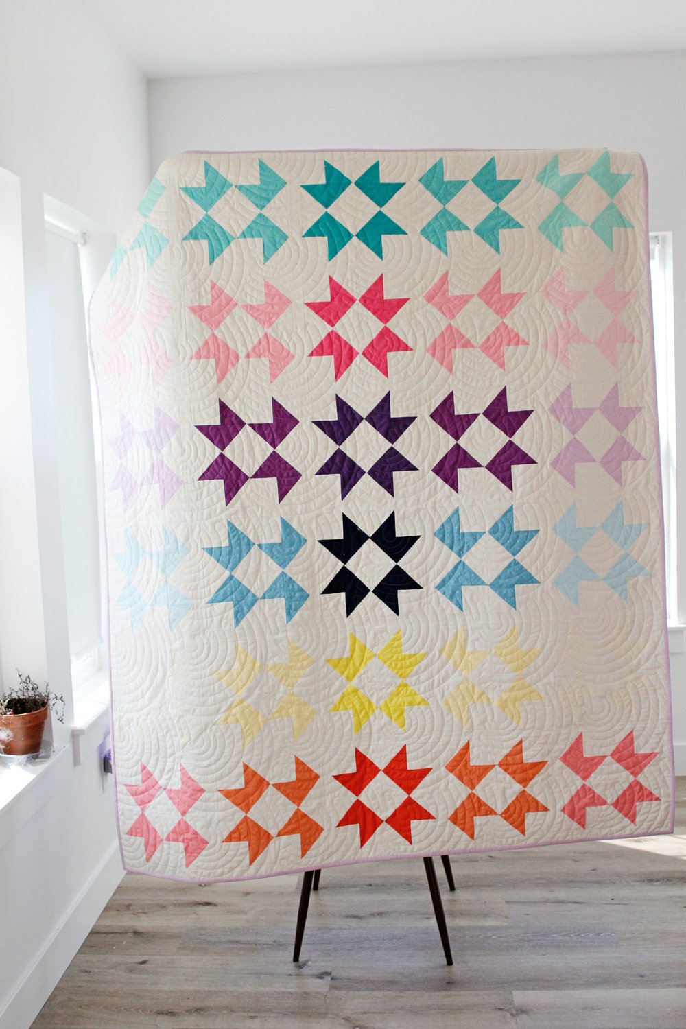 Image of the OMBRE RIBBON STAR quilt pattern PDF