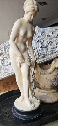 Image 5 of Allegrain's Venus of the Bath