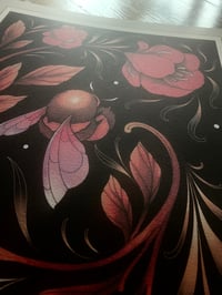 Image 4 of Bumblebee print 