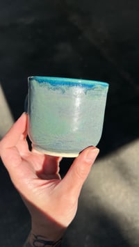 Image 5 of SMALL ONE FINGER MUG - BLUESTONE SPARKLE