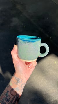 Image 1 of SMALL ONE FINGER MUG - BLUESTONE SPARKLE