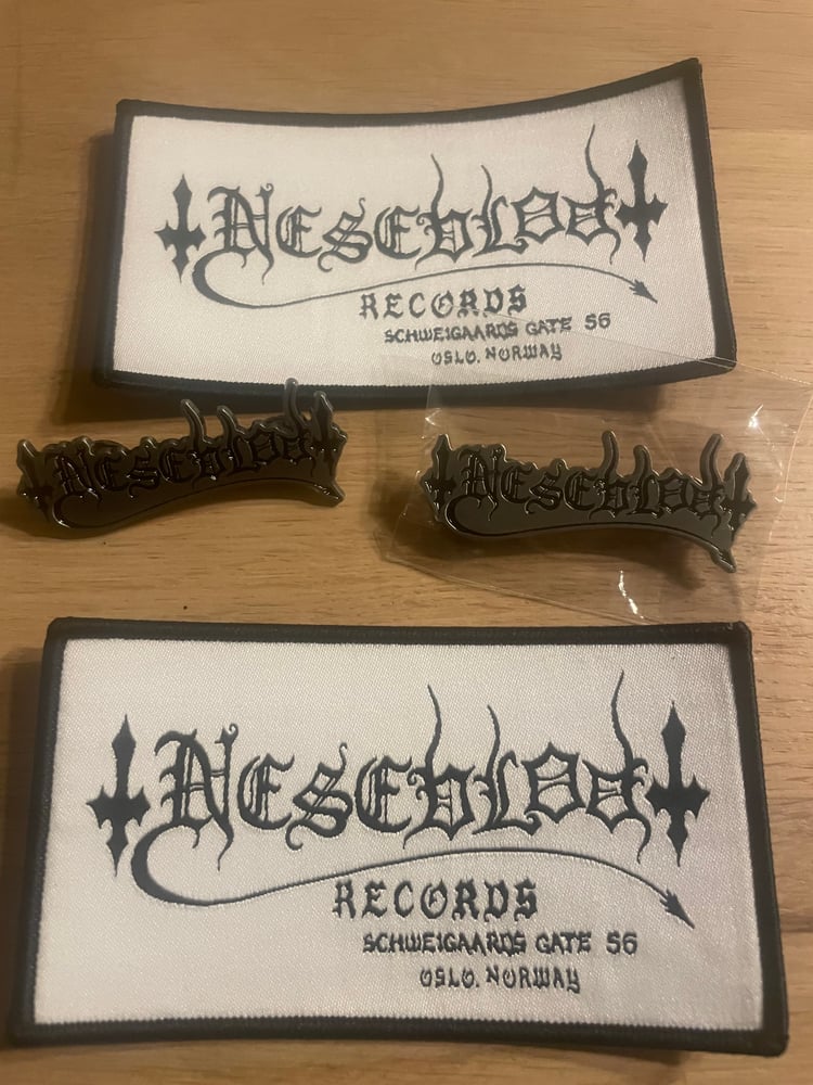 Image of Neseblod patch+pins