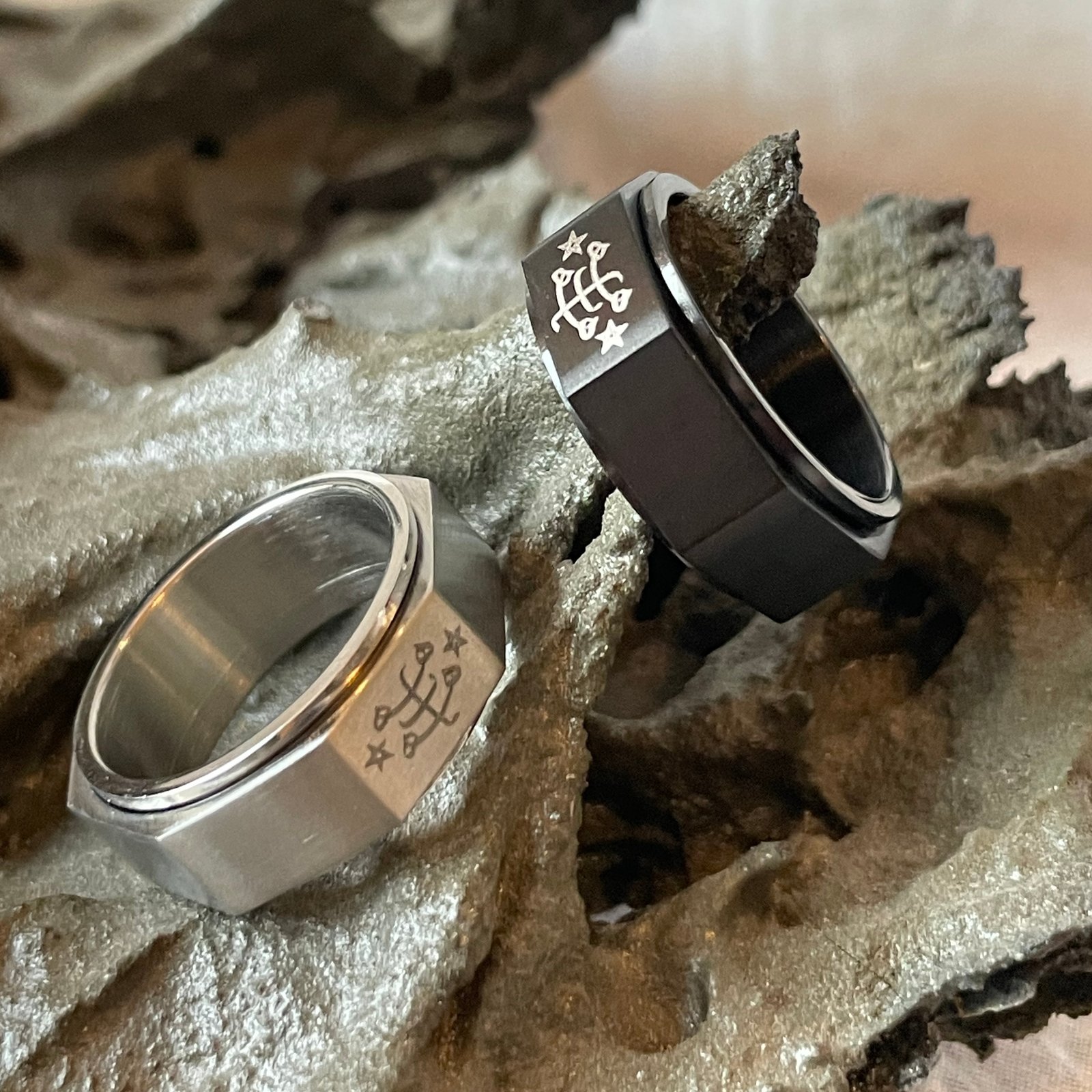 Spinner focus Baha i Ringstone symbol Stainless steel ring 95 Gems