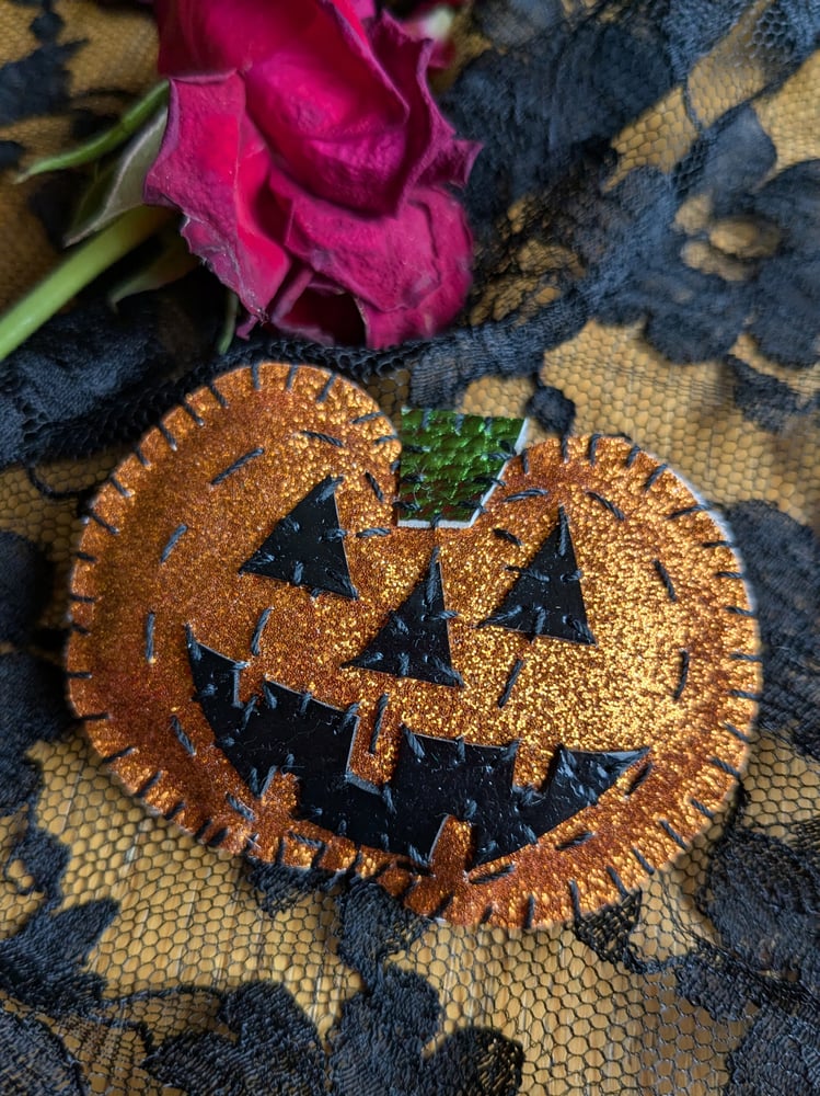 Image of Sparkly Pumpkin Brooch 