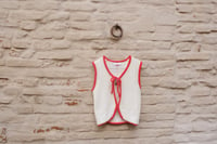 Image 1 of Gilet con fiocco fatto a mano