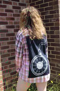 UPCYCLED GRUNGE SHIRT WITH GRAPHIC 