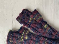 Image 2 of the DAHLIA handwarmers