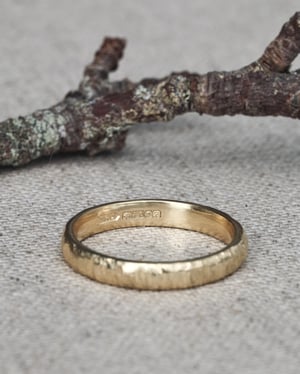 Image of 18ct Yellow gold 3mm horn texture ring - Men’s size