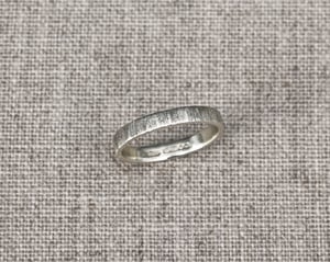 Image of 9ct White gold 3mm horn texture ring