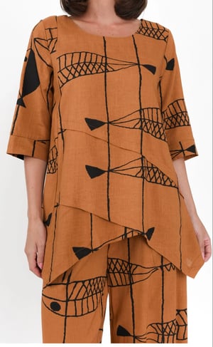 Image of Asymmetrical Linen/Cotton Top - Fish Print Tan