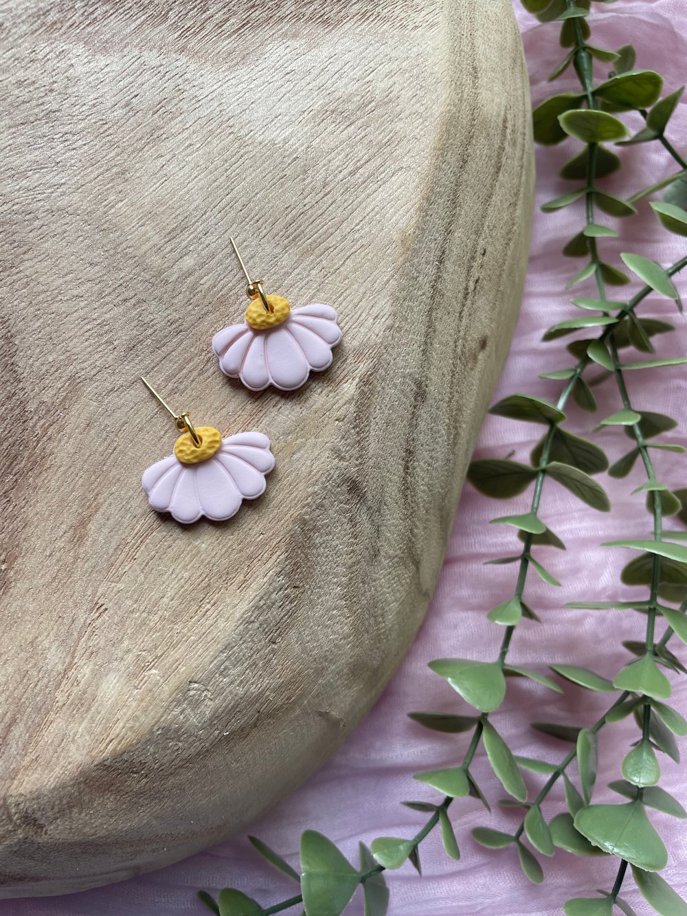 Image of Pink Blooming Flower Dangles