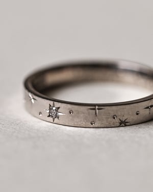 Image of 18ct White Gold 3mm ‘Star' Eternity ring