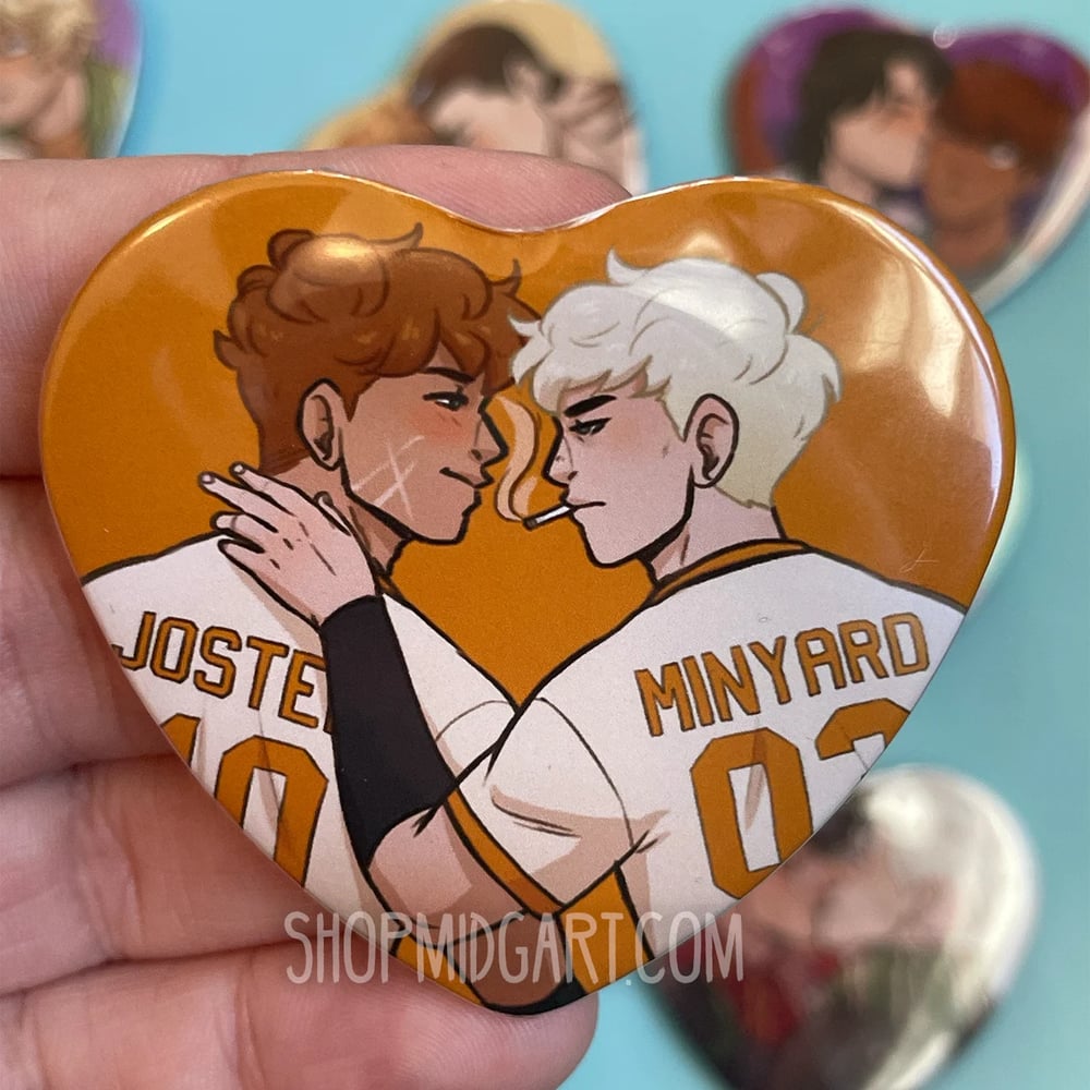 PREORDER ** Andreil Foxes Heart Button