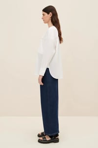 Image 2 of kowtow Isabel shirt white