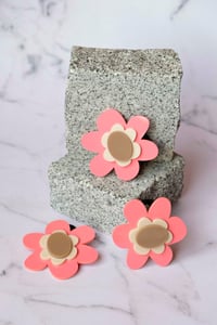 Image 1 of COLETERO FLOR ROSA OSCURO