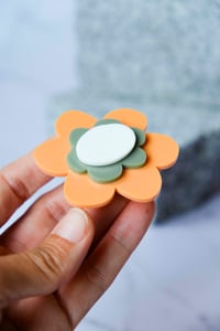 Image 3 of COLETERO FLOR NARANJA