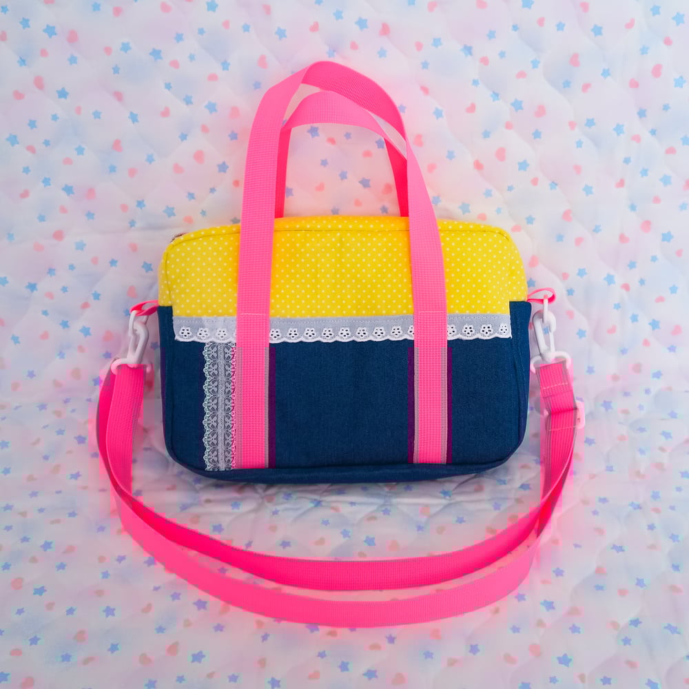 Handle Bag: 04